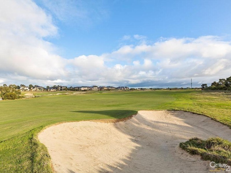 40 Eagleview Place, Sanctuary Lakes VIC 3030