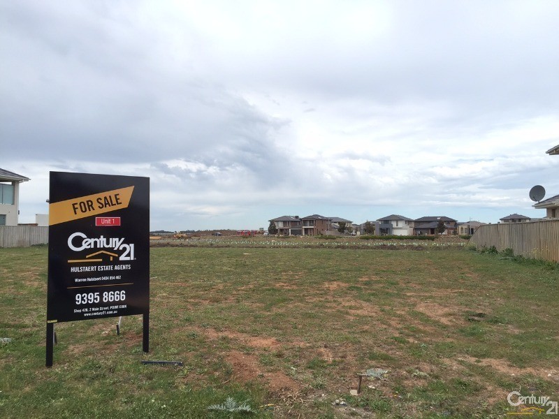 22 Outrigger Court, Sanctuary Lakes VIC 3030