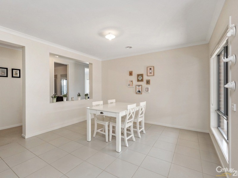 8 Tristania Drive, Point Cook VIC 3030