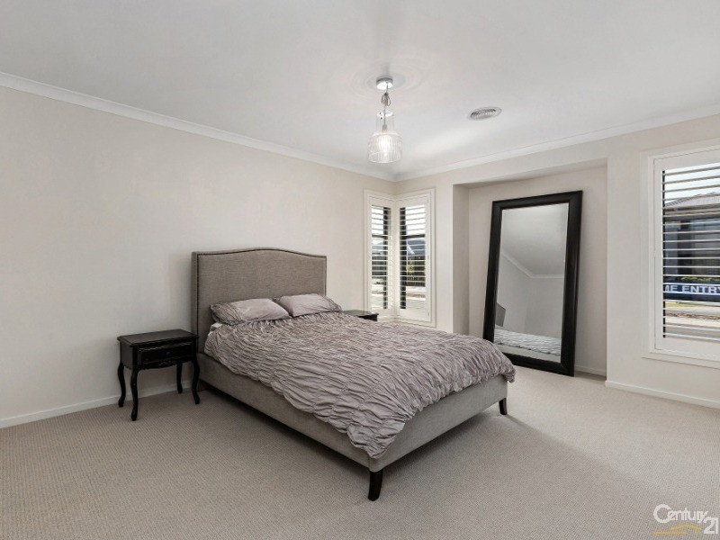 8 Tristania Drive, Point Cook VIC 3030