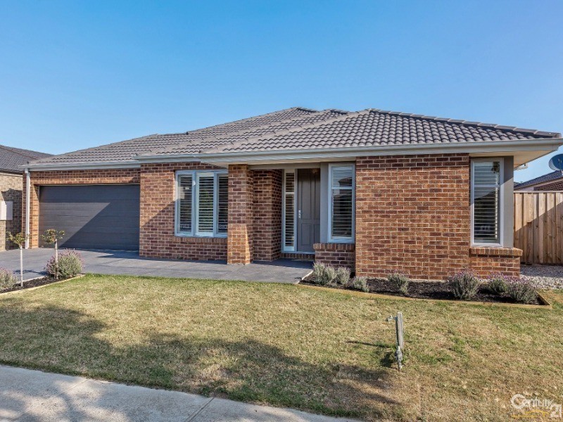 8 Tristania Drive, Point Cook VIC 3030