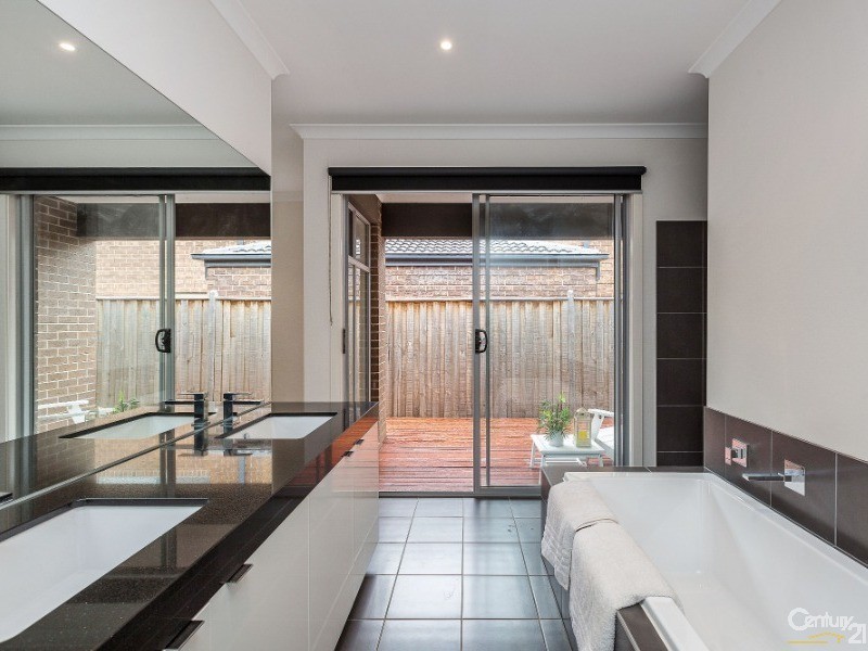 21 De Havilland Circuit, Williams Landing VIC 3027