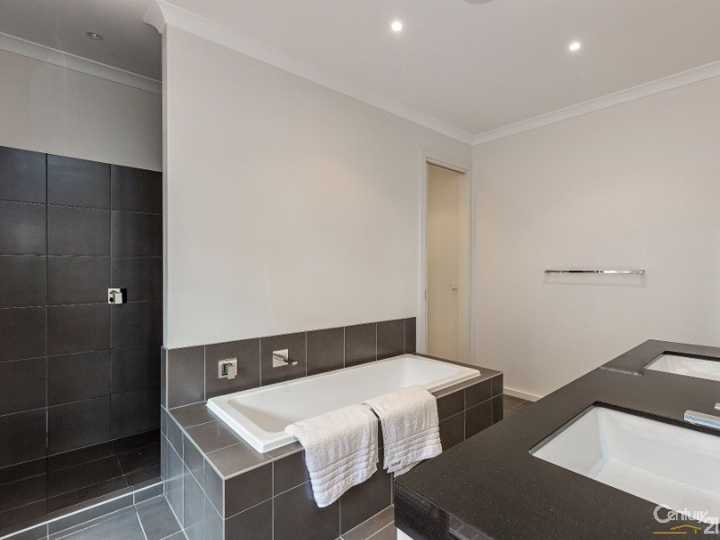 21 De Havilland Circuit, Williams Landing VIC 3027