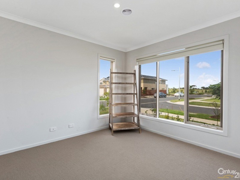 29 Darlington Drive, Williams Landing VIC 3027