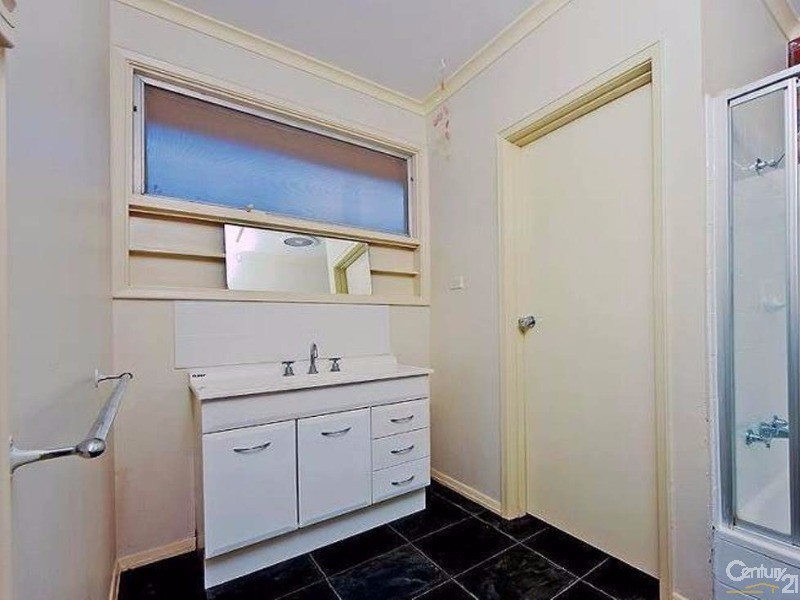 2/11B Edgar Street, Werribee VIC 3030