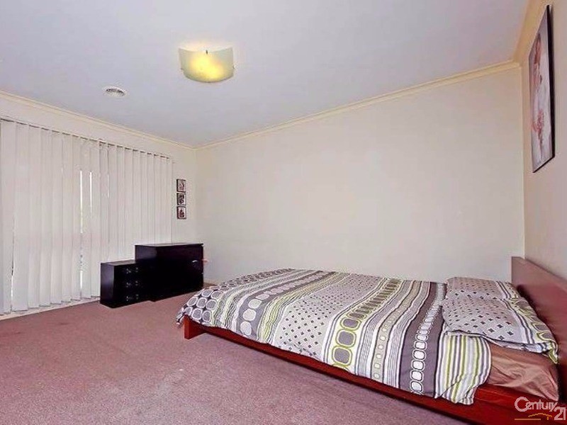 2/11B Edgar Street, Werribee VIC 3030