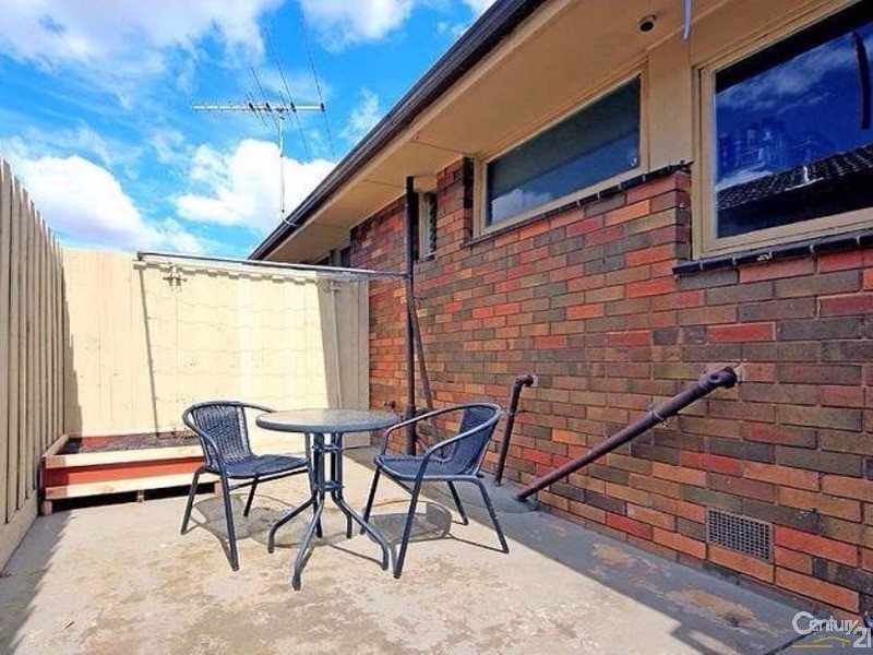 2/11B Edgar Street, Werribee VIC 3030