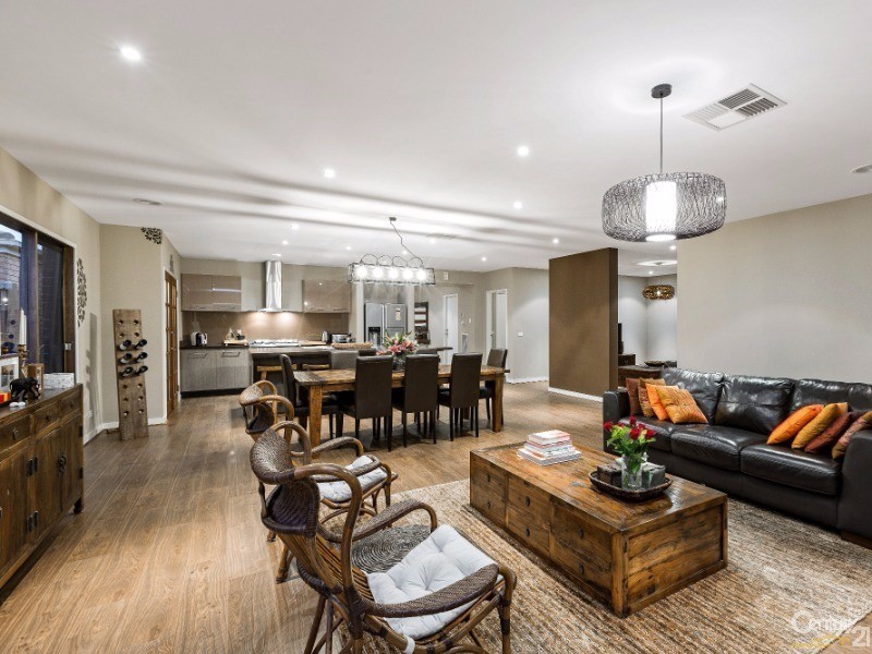 24 Malibu Boulevard, Point Cook VIC 3030