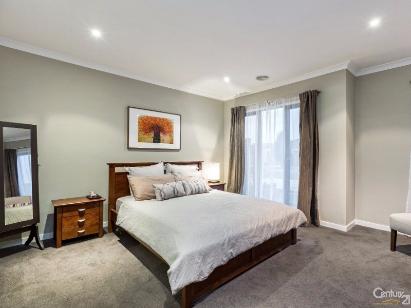 24 Malibu Boulevard, Point Cook VIC 3030