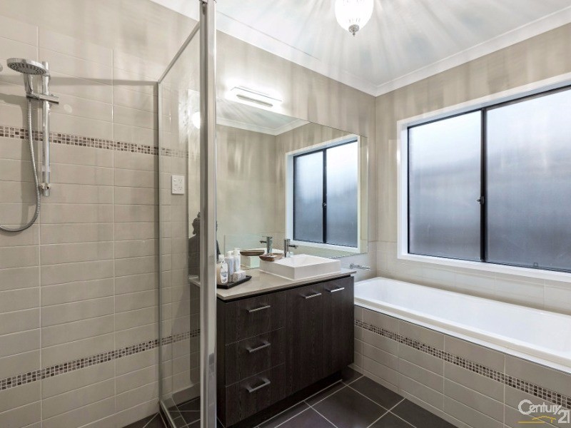 24 Malibu Boulevard, Point Cook VIC 3030