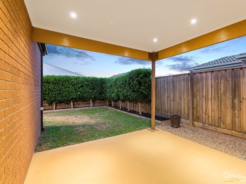 24 Malibu Boulevard, Point Cook VIC 3030