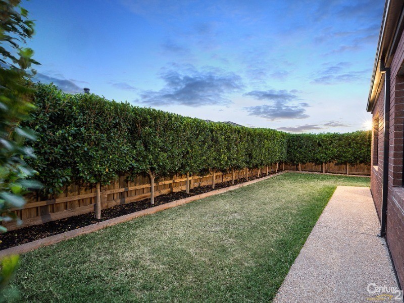 24 Malibu Boulevard, Point Cook VIC 3030