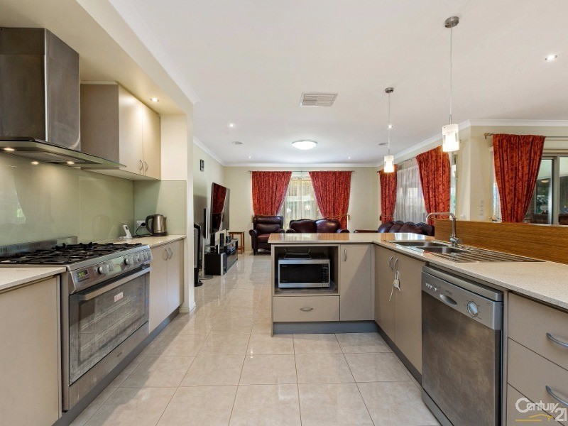 75 Lennon Boulevard, Point Cook VIC 3030