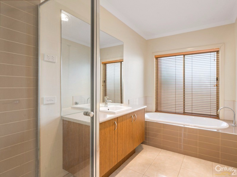 75 Lennon Boulevard, Point Cook VIC 3030