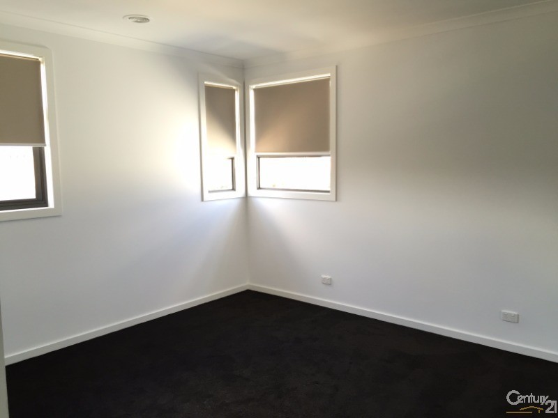 1/7 Lipari Place, Point Cook VIC 3030