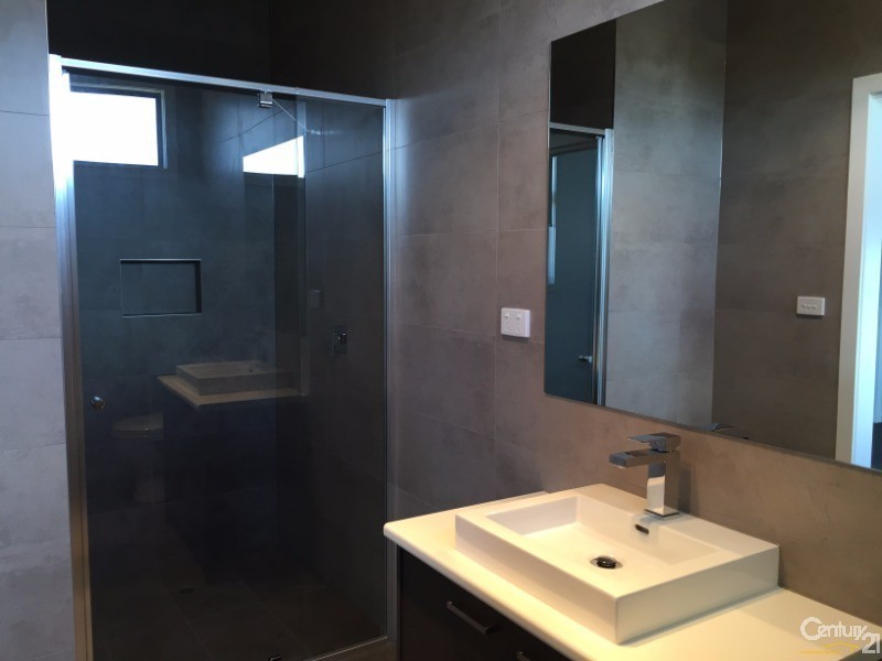 1/7 Lipari Place, Point Cook VIC 3030