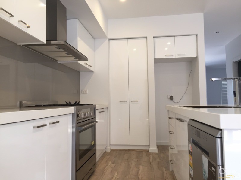 2/7 Lipari Place, Point Cook VIC 3030