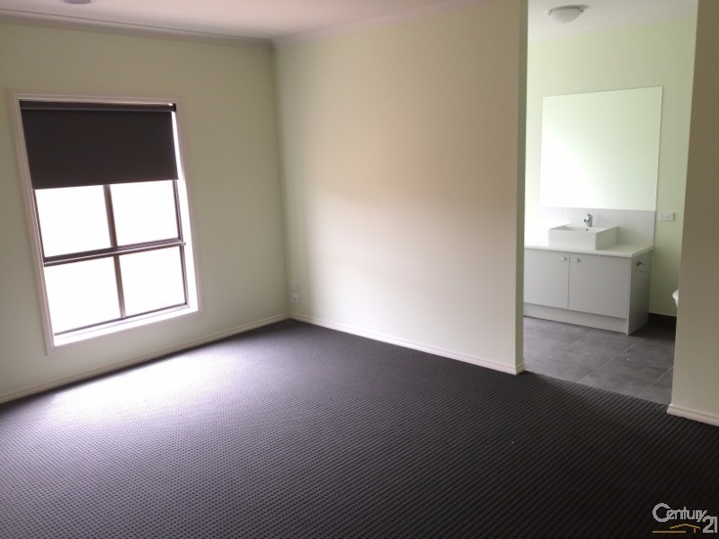 17 Halycon Street, Point Cook VIC 3030