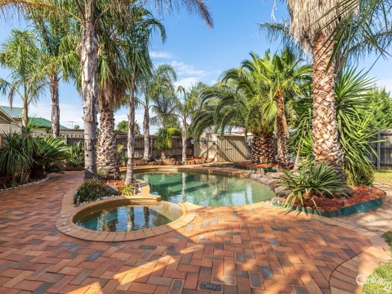 16 Carshalton Court, Hoppers Crossing VIC 3029