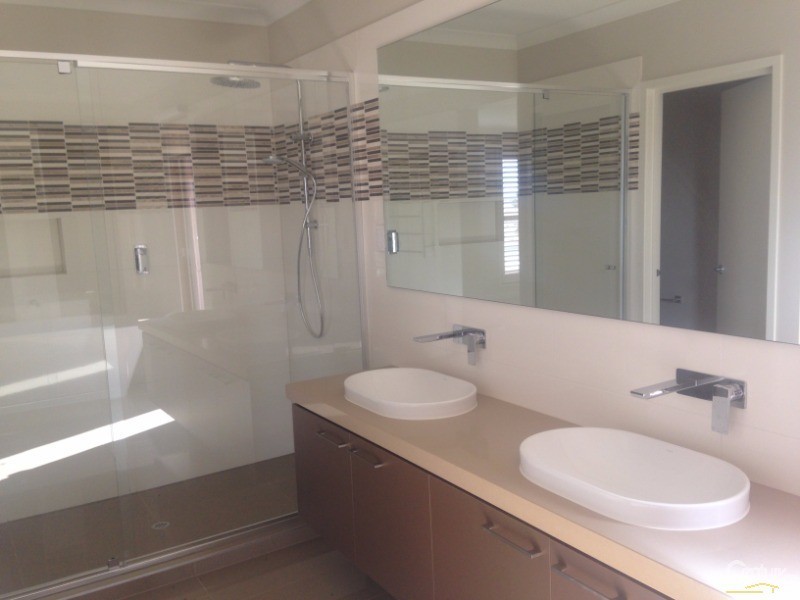 27 Elland Circuit, Truganina VIC 3029