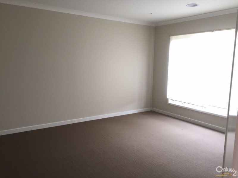 27 Elland Circuit, Truganina VIC 3029