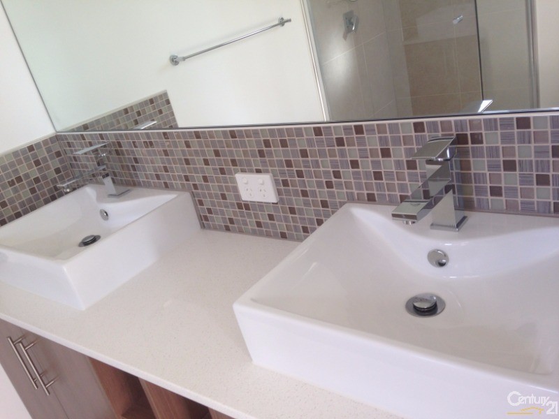 20 Sunnybank Drive, Point Cook VIC 3030