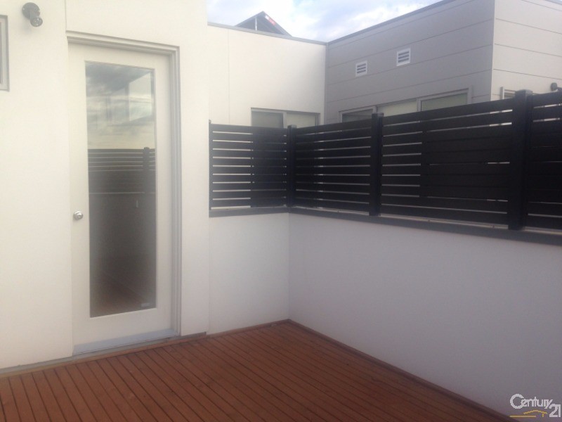 34C MIDDLETON DRIVE, Point Cook VIC 3030