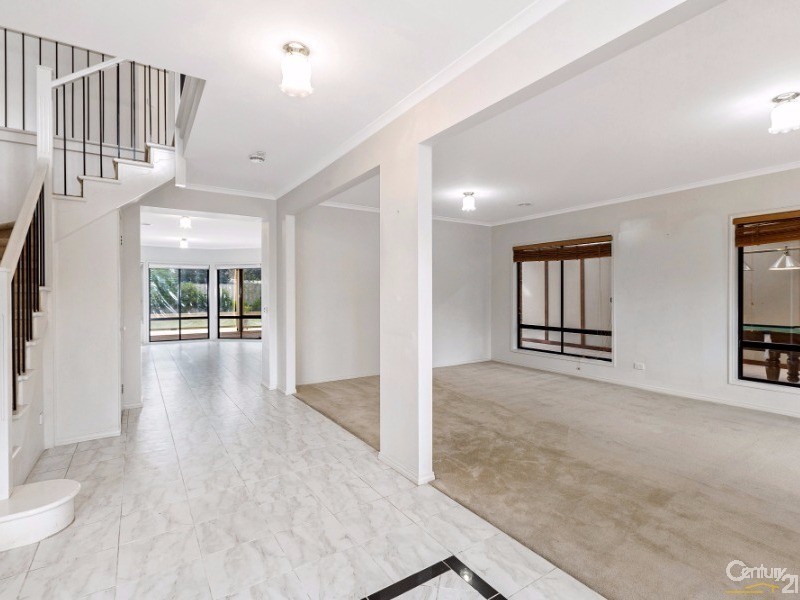 70 Tournament Drive, Sanctuary Lakes VIC 3030