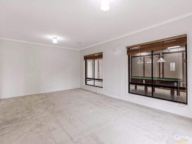 70 Tournament Drive, Sanctuary Lakes VIC 3030