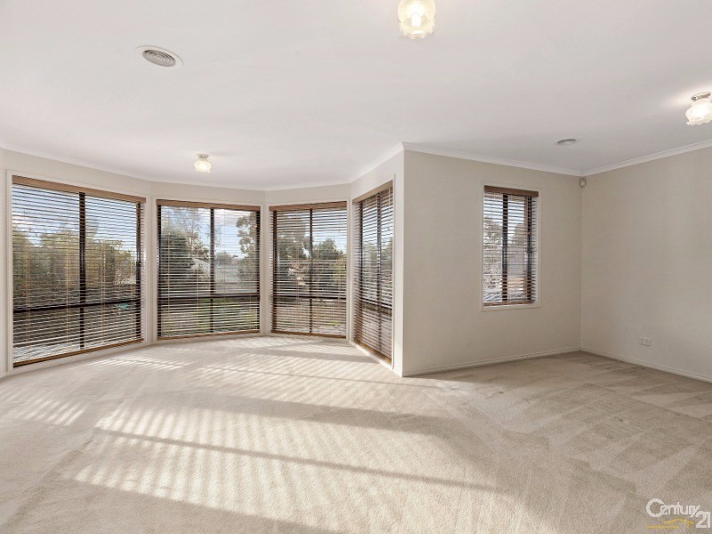 70 Tournament Drive, Sanctuary Lakes VIC 3030