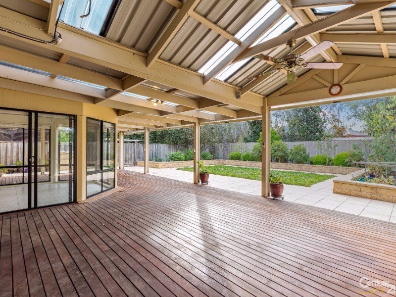 70 Tournament Drive, Sanctuary Lakes VIC 3030