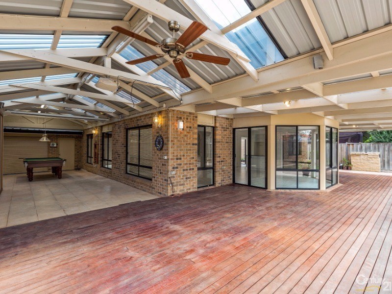 70 Tournament Drive, Sanctuary Lakes VIC 3030