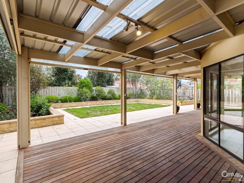 70 Tournament Drive, Sanctuary Lakes VIC 3030