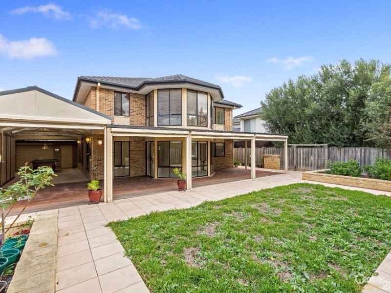 70 Tournament Drive, Sanctuary Lakes VIC 3030