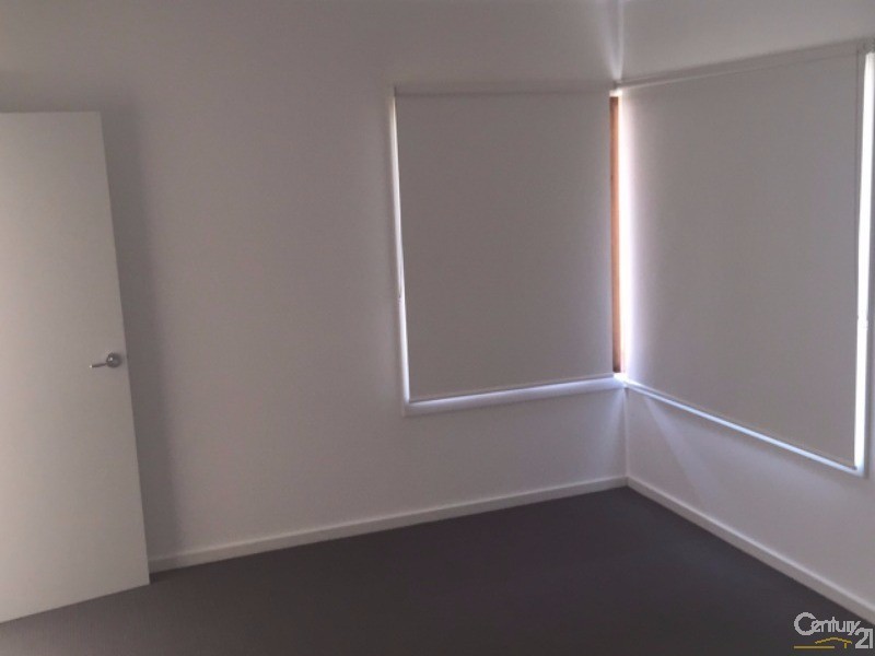 5 Beachside Crescent, Point Cook VIC 3030