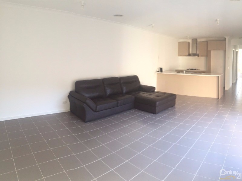 5 Beachside Crescent, Point Cook VIC 3030