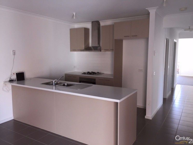 5 Beachside Crescent, Point Cook VIC 3030