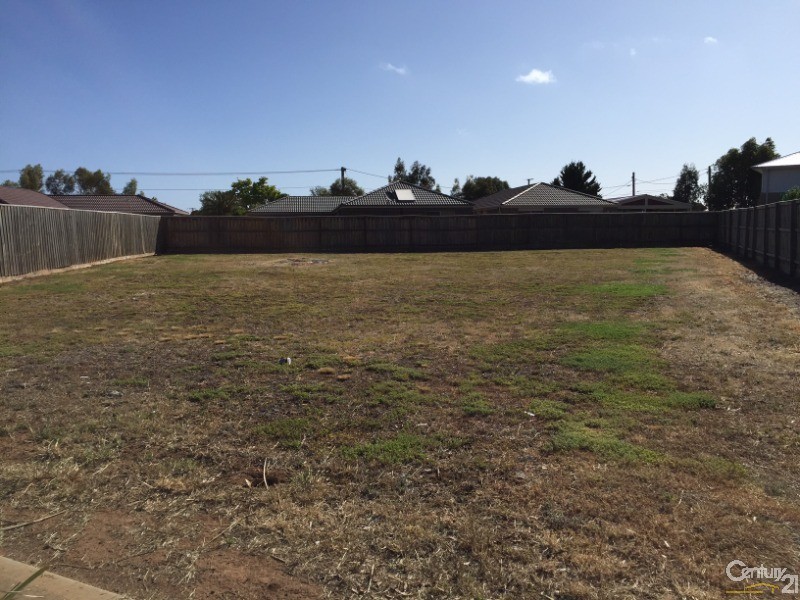 11 Lake Park Court, Werribee VIC 3030