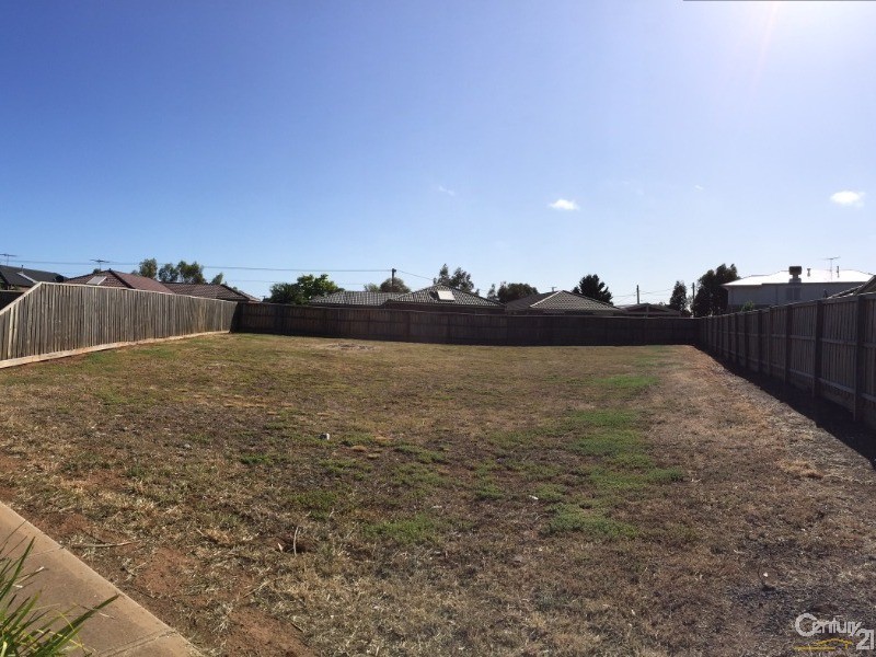 11 Lake Park Court, Werribee VIC 3030