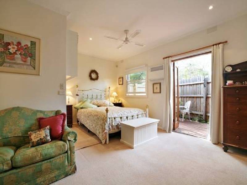 18 Ricourt Avenue, Murrumbeena VIC 3163