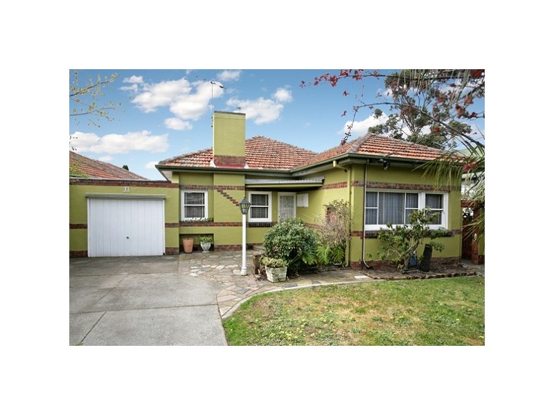 77 Kangaroo Road, Hughesdale VIC 3166