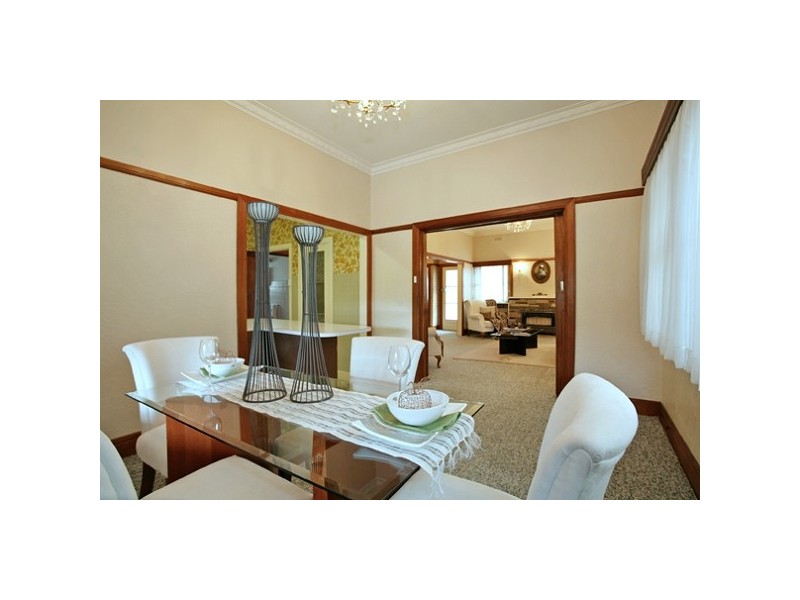 77 Kangaroo Road, Hughesdale VIC 3166