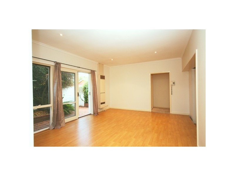 2/33 Kangaroo Road, Murrumbeena VIC 3163