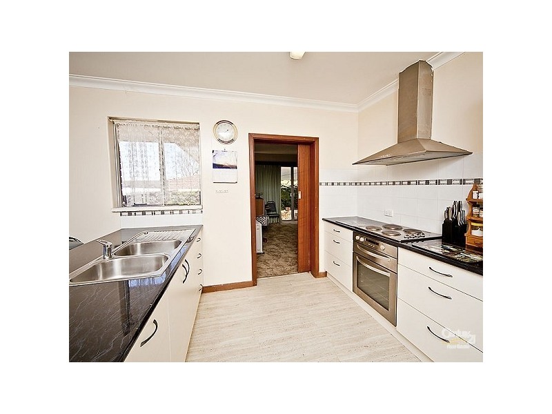 12 myrtle, Walliston WA 6076