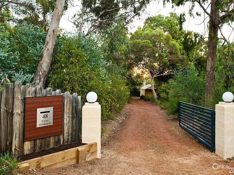 48 West Terrace, Kalamunda WA 6076