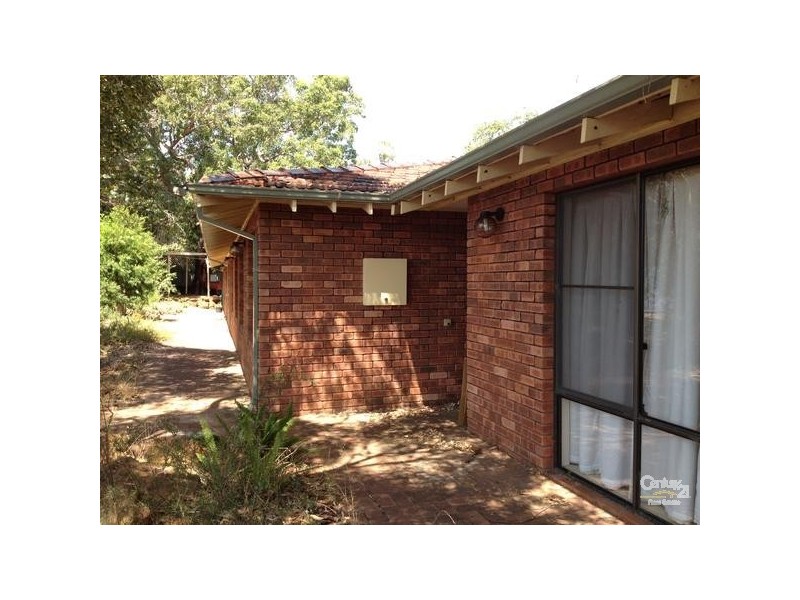 2 Waterloo Crescent, Lesmurdie WA 6076