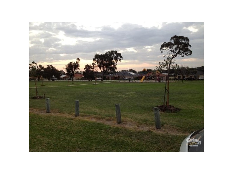 9 Fruit  Tree Crescent, Forrestfield WA 6058
