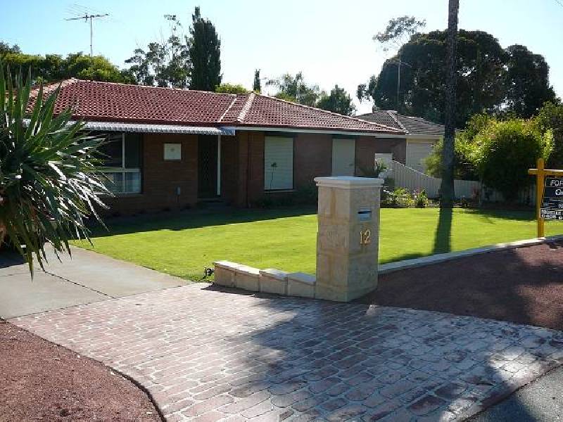 12 Maria Place, Dudley Park WA 6210