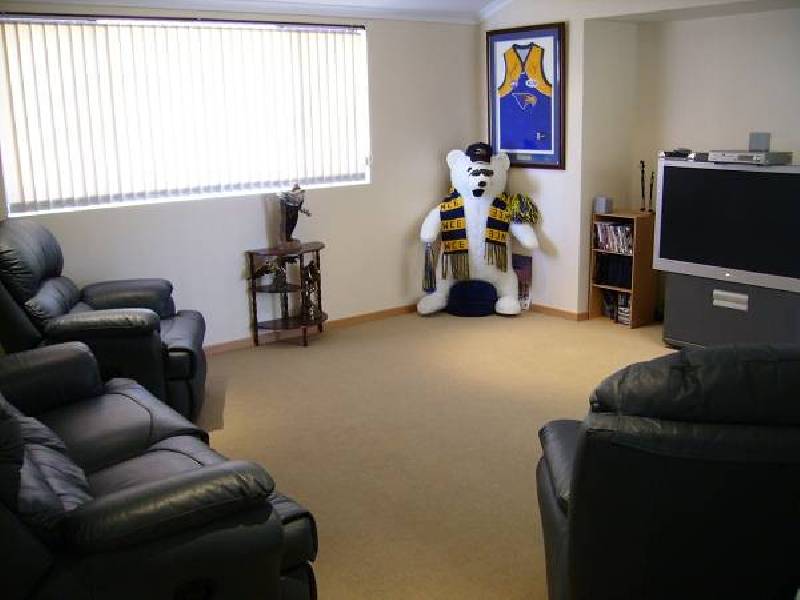 7 Ferndown Retreat, Meadow Springs WA 6210