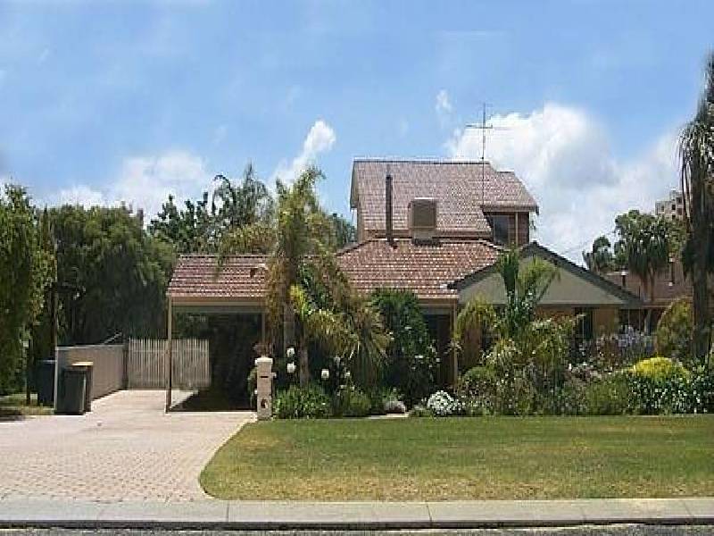 52 Janis Street, Halls Head WA 6210